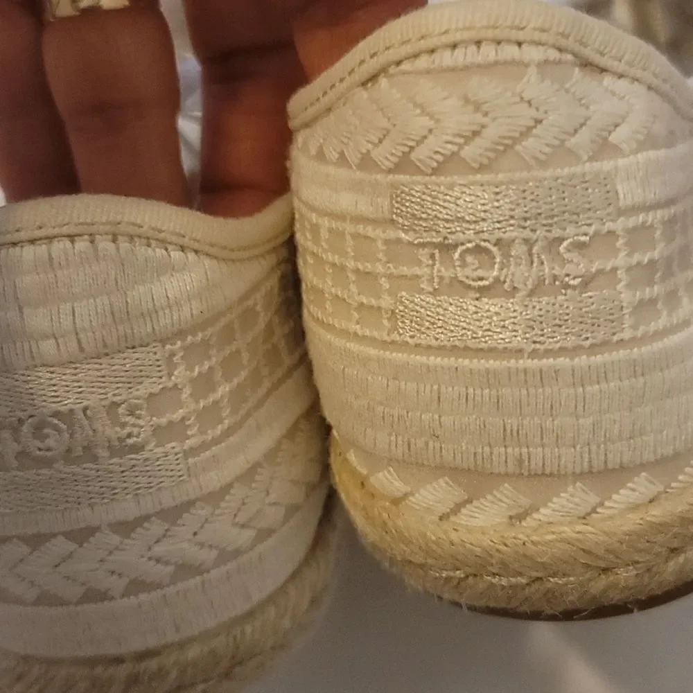 Tom's espadrilles size 8.5‎